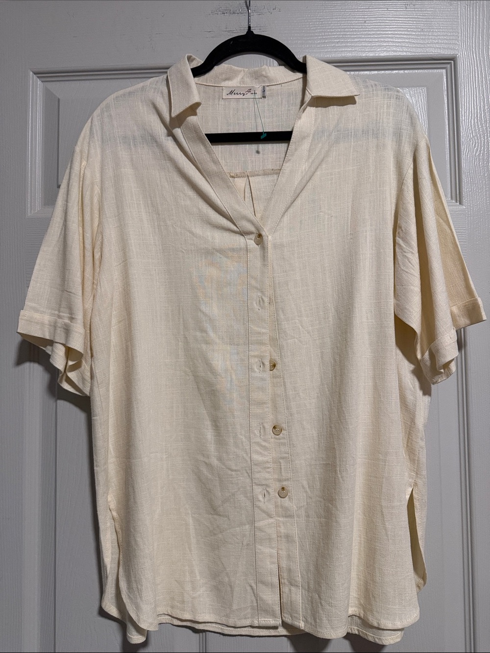 Light Cream Button-Up Short Sleeve Shirt